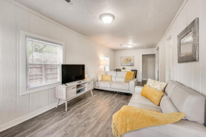 Walk to Dtwn Branson Pet-Friendly Home!